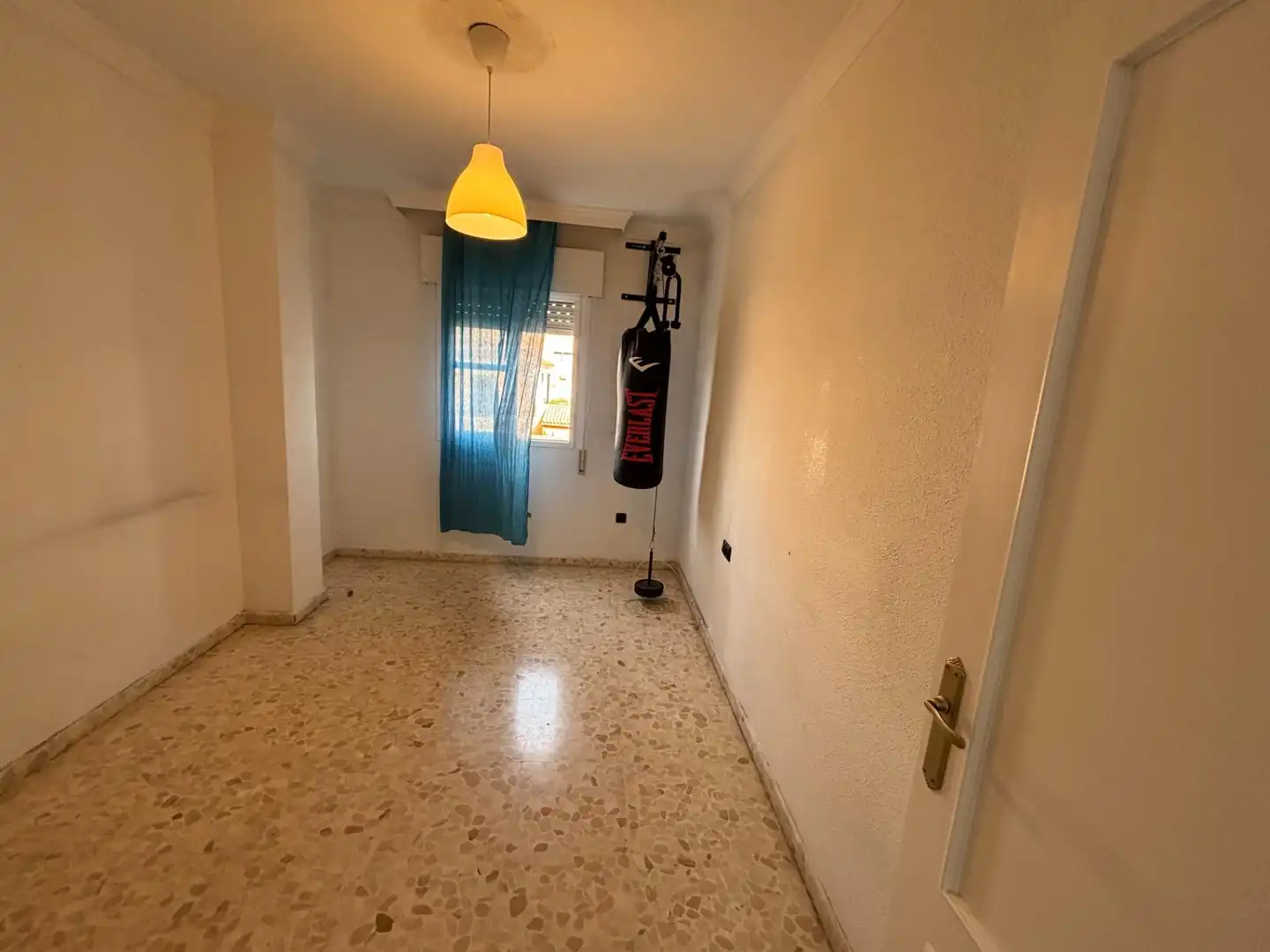 Dormitori de Pis en venda en La Rinconada amb Aire condicionat i Terrassa