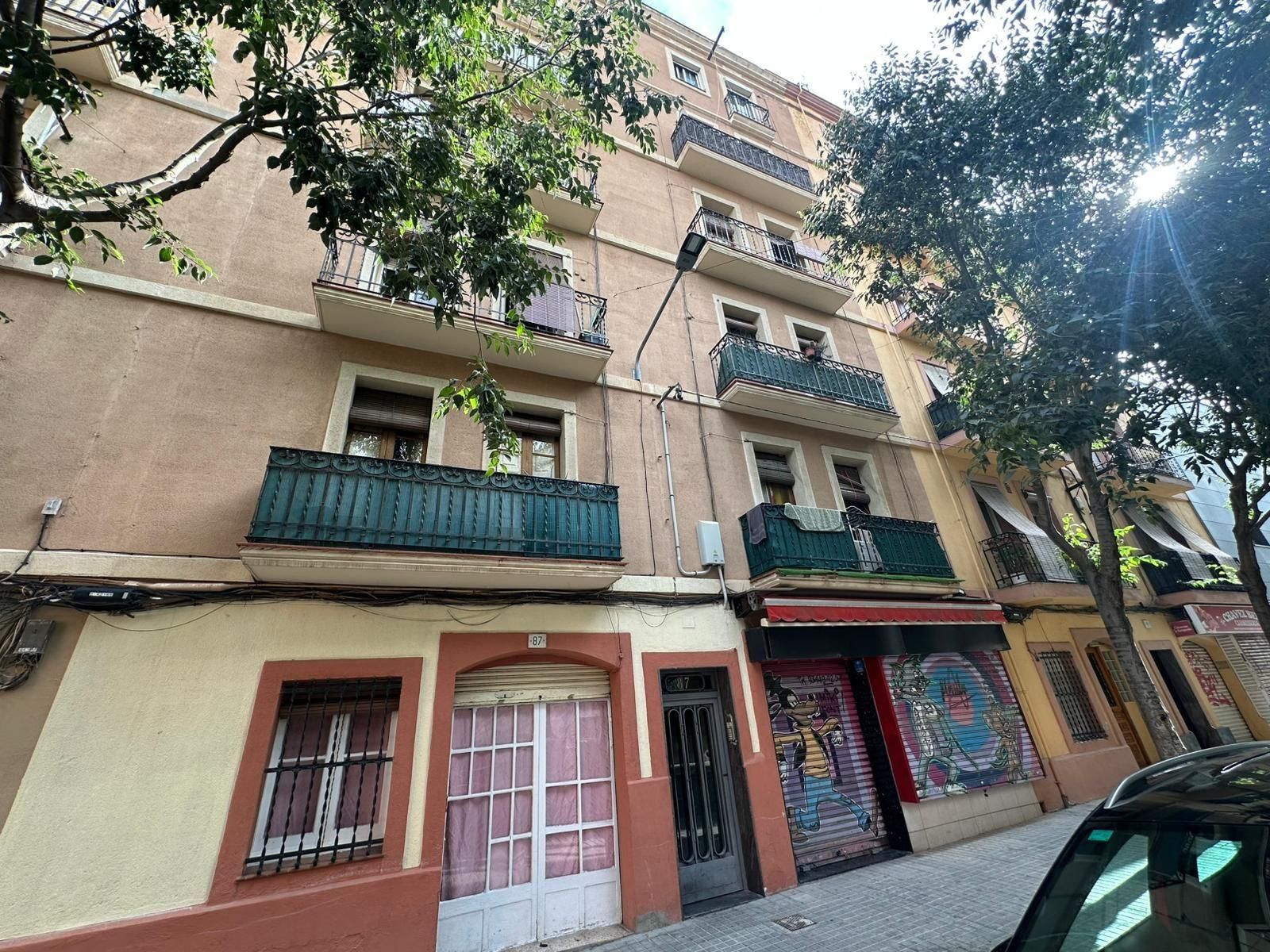 Exterior view of Building for sale in L'Hospitalet de Llobregat