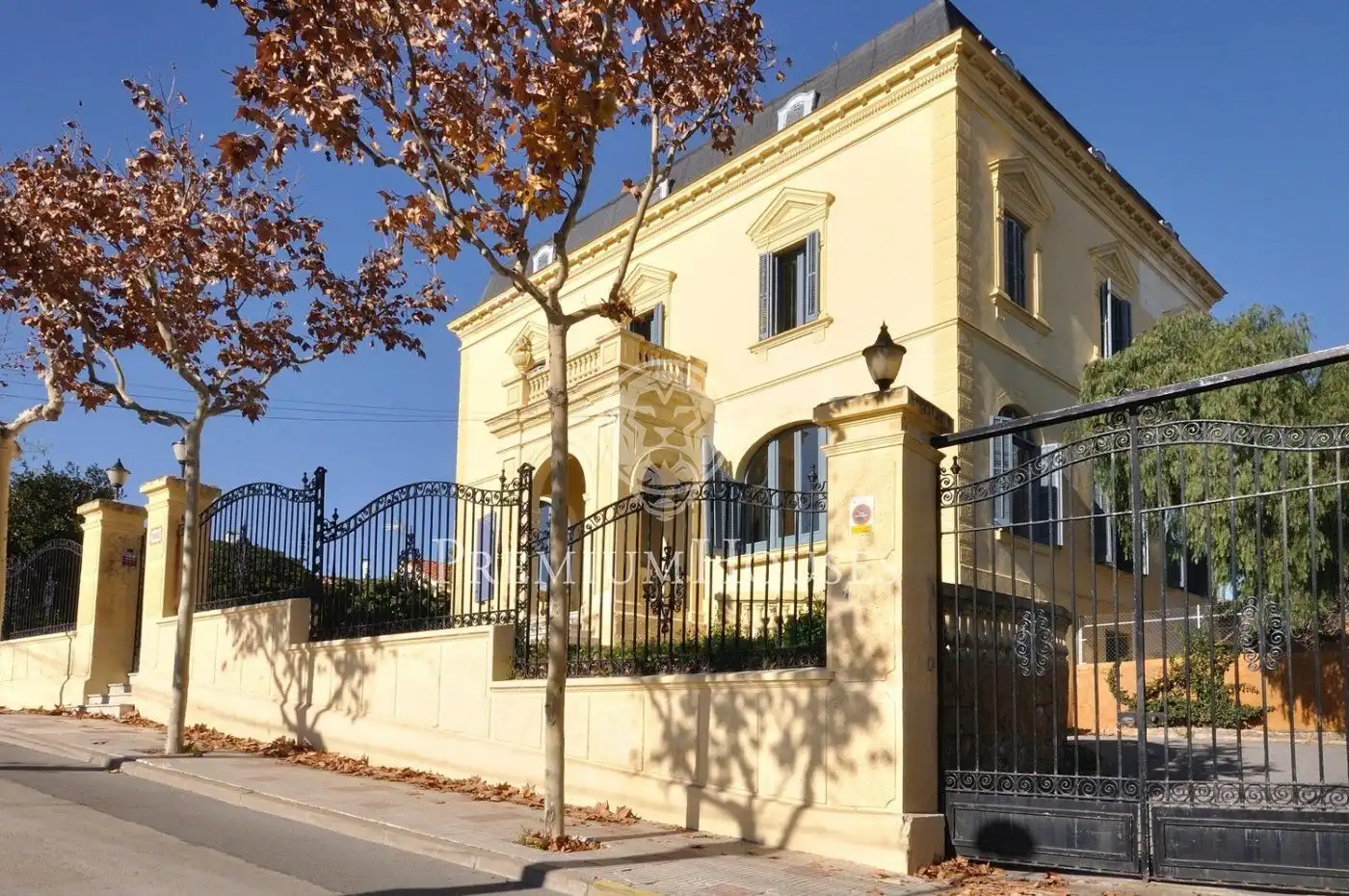 Vista exterior de Casa o xalet en venda en El Masnou amb Calefacció, Jardí privat i Traster
