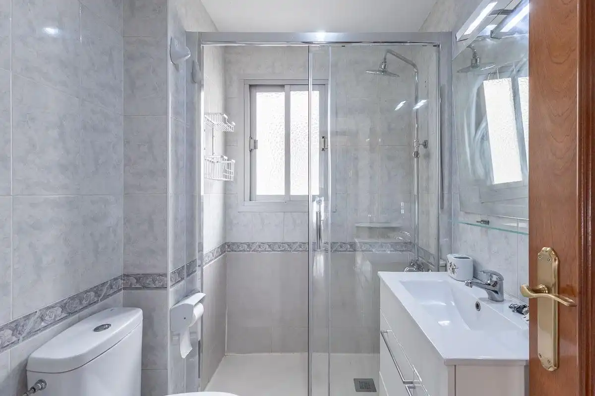 Flat with lift to rent in Beiro, imagen 17