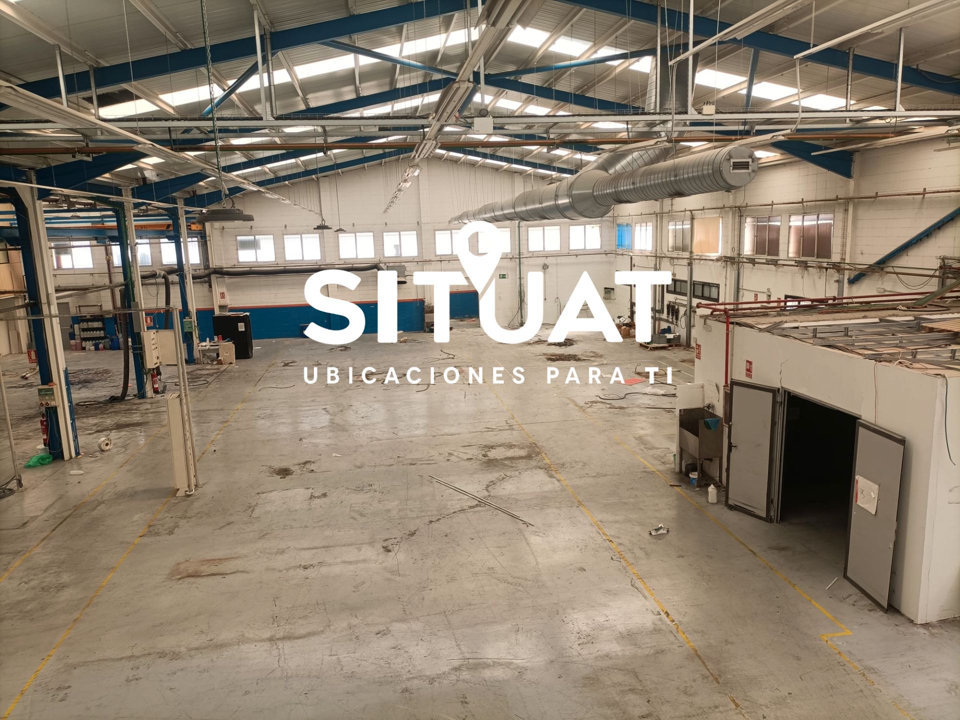 Vista exterior de Nau industrial de lloguer en Sant Joan Despí amb Calefacció i Alarma