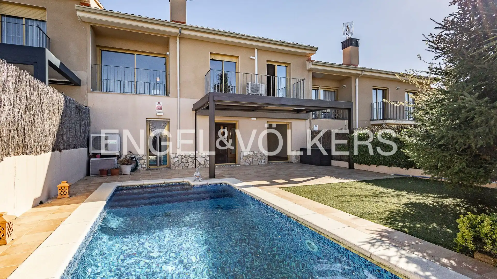 Außenansicht von Haus oder Chalet zur Miete in Collbató mit Klimaanlage, Heizung und Privatgarten