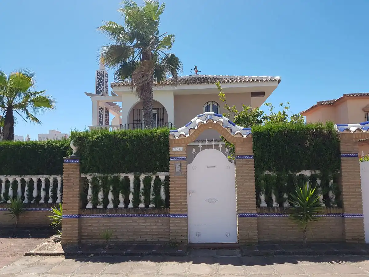 Chalet con piscina en venta en Macarena Club