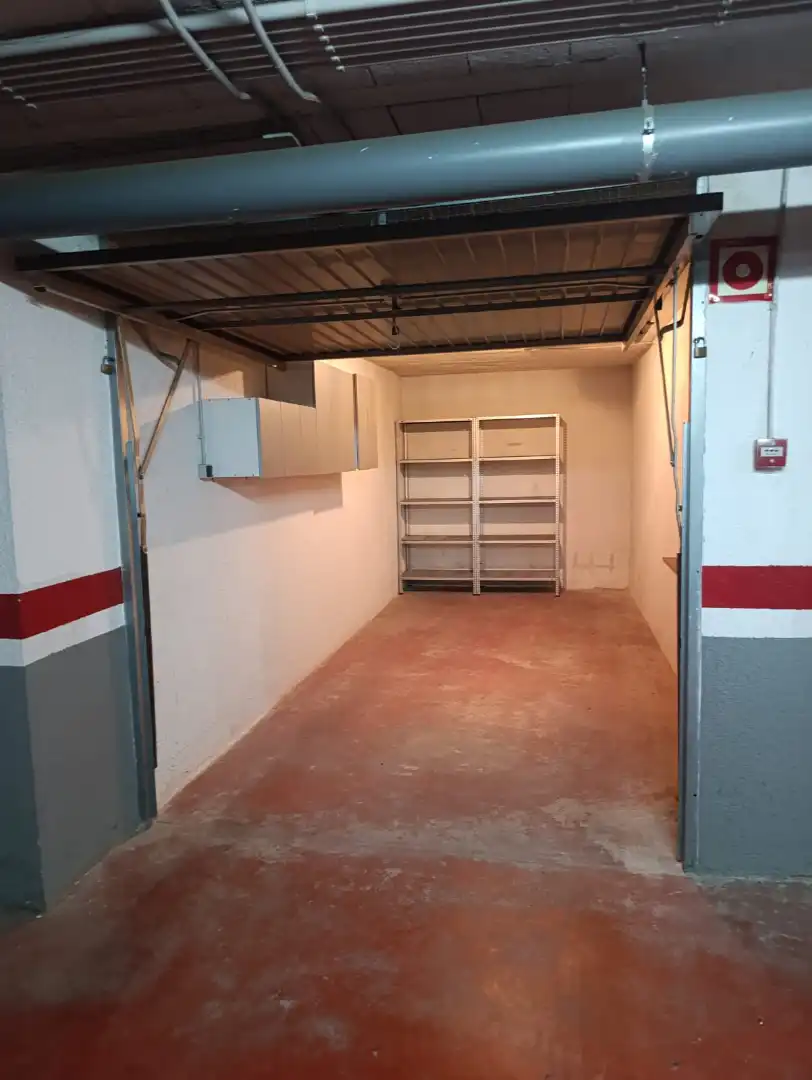Einzelparkplatz mit Aufzug zur Miete in Casco Urbano