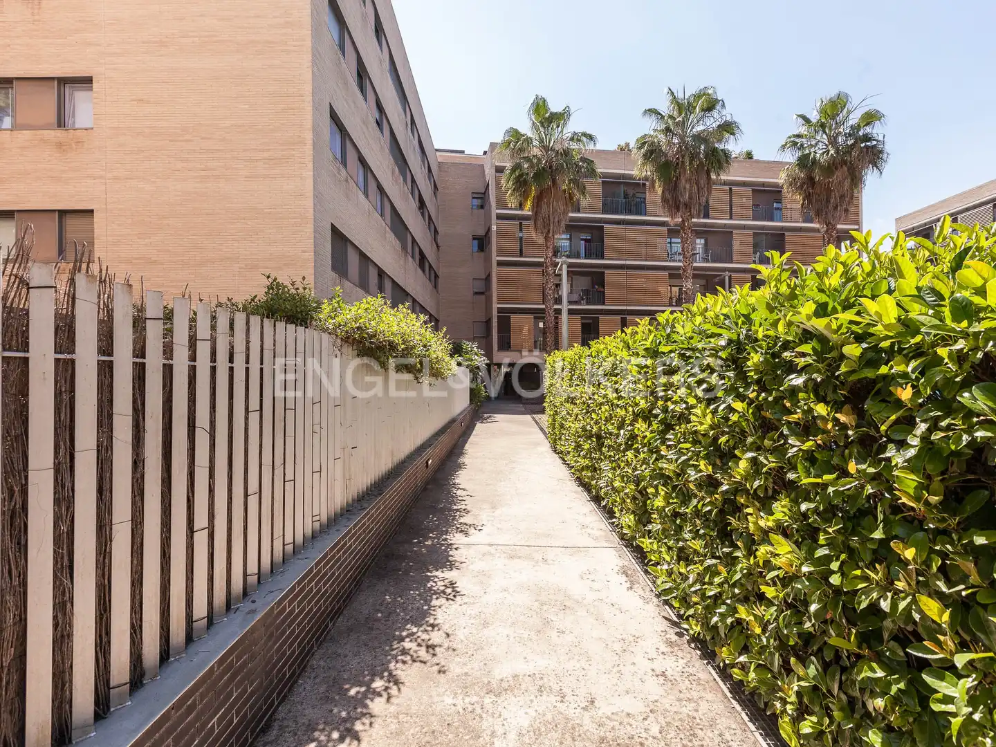 Vista exterior de Piso de alquiler en Sant Cugat del Vallès con Calefacción, Jardín privado y Trastero