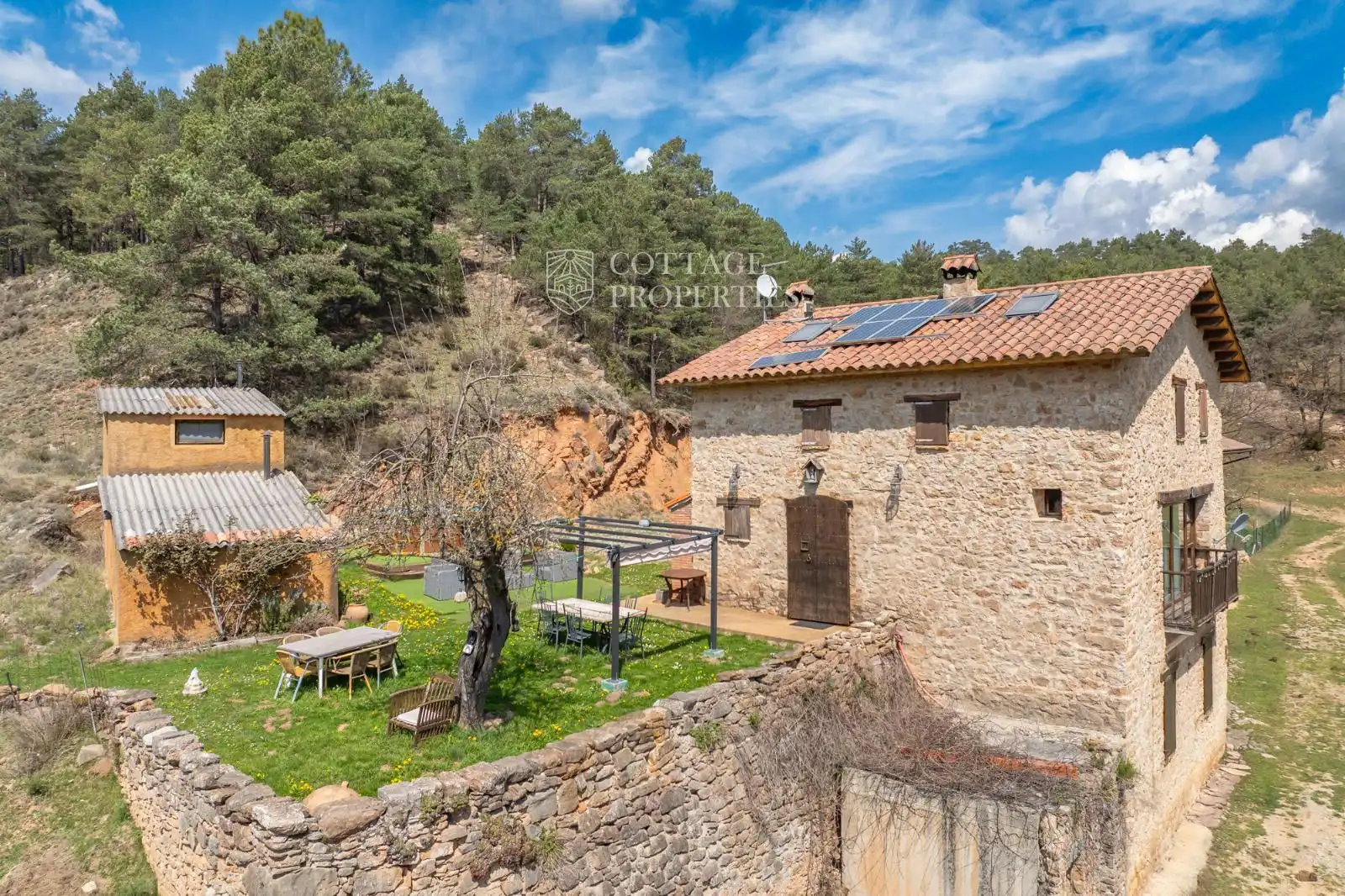 Außenansicht von Country house zum Verkauf in Ripoll