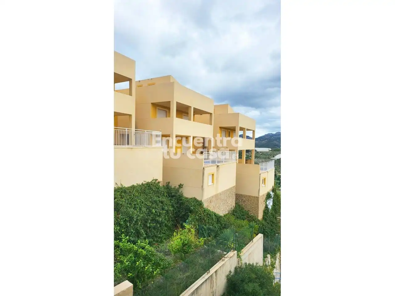 Vista exterior de Casa o xalet en venda en Callosa d'en Sarrià amb Terrassa i Piscina