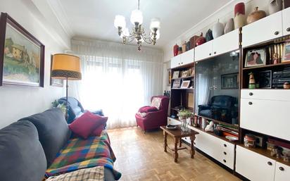 Sala d'estar de Pis en venda en Vitoria - Gasteiz amb Calefacció, Parquet i Terrassa