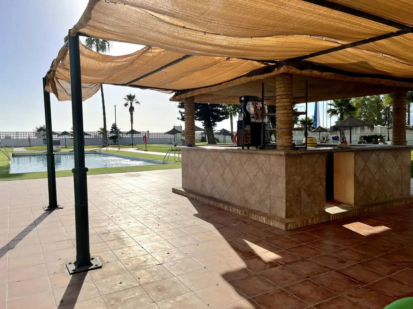 Pis en venda en Salobreña amb Piscina, Moblat i Balcó