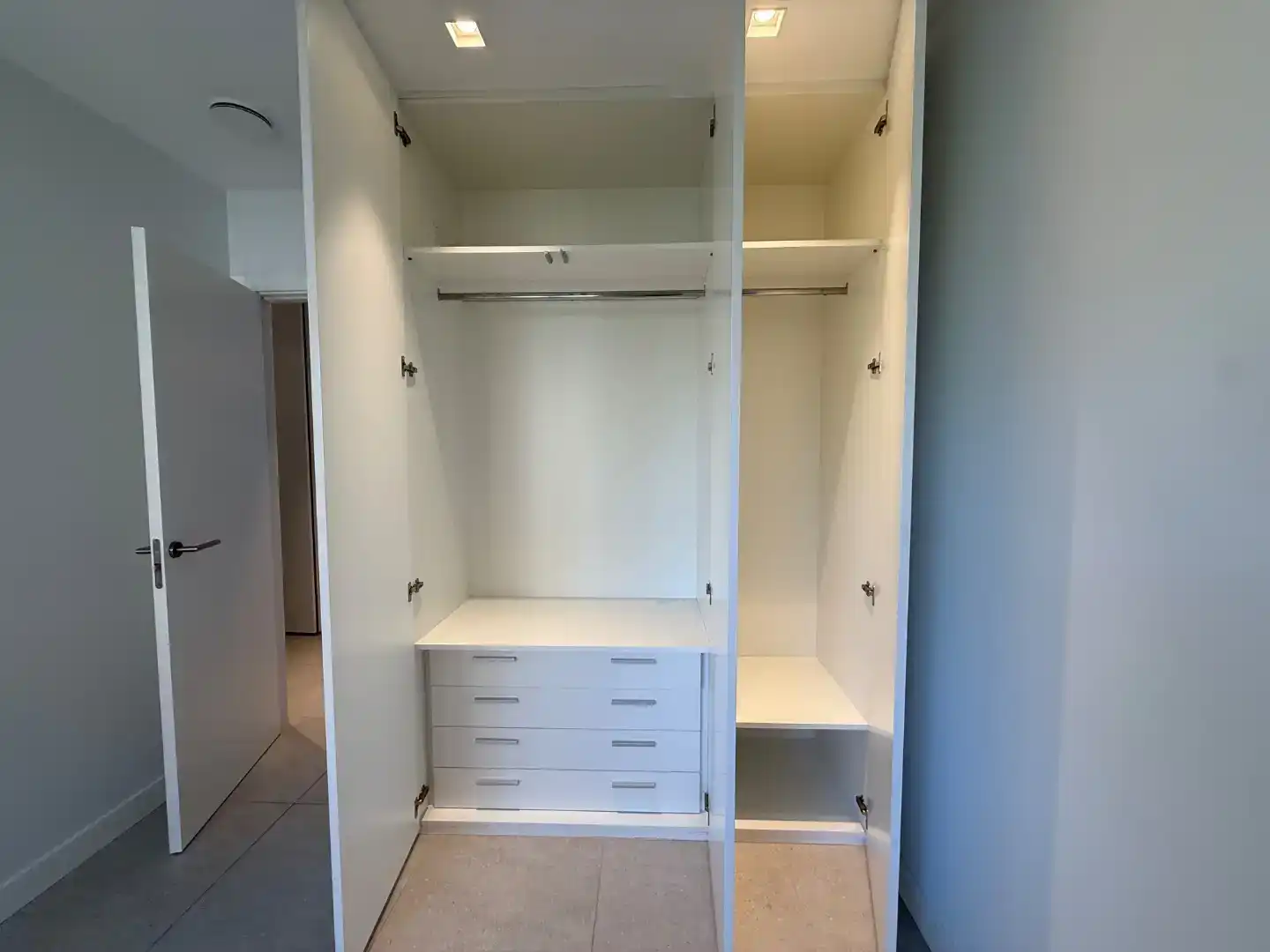 Schlafzimmer von Wohnung zur Miete in  Madrid Capital mit Klimaanlage und Schwimmbad