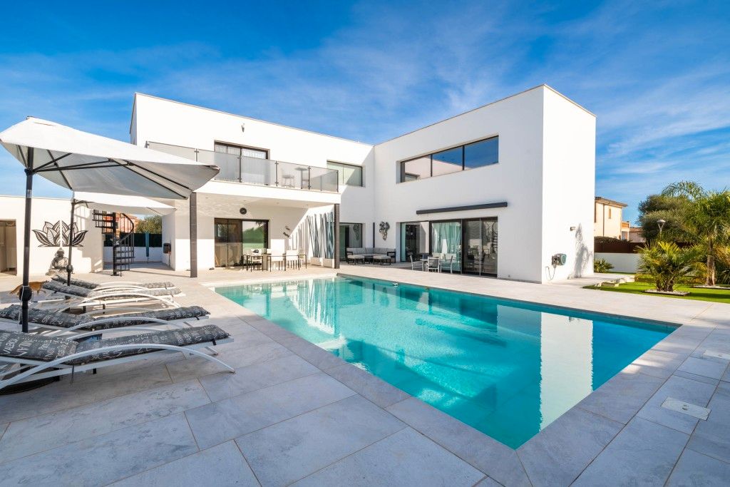 Swimming pool of House or chalet for sale in Manacor  with Air Conditioner, Heating and Private garden