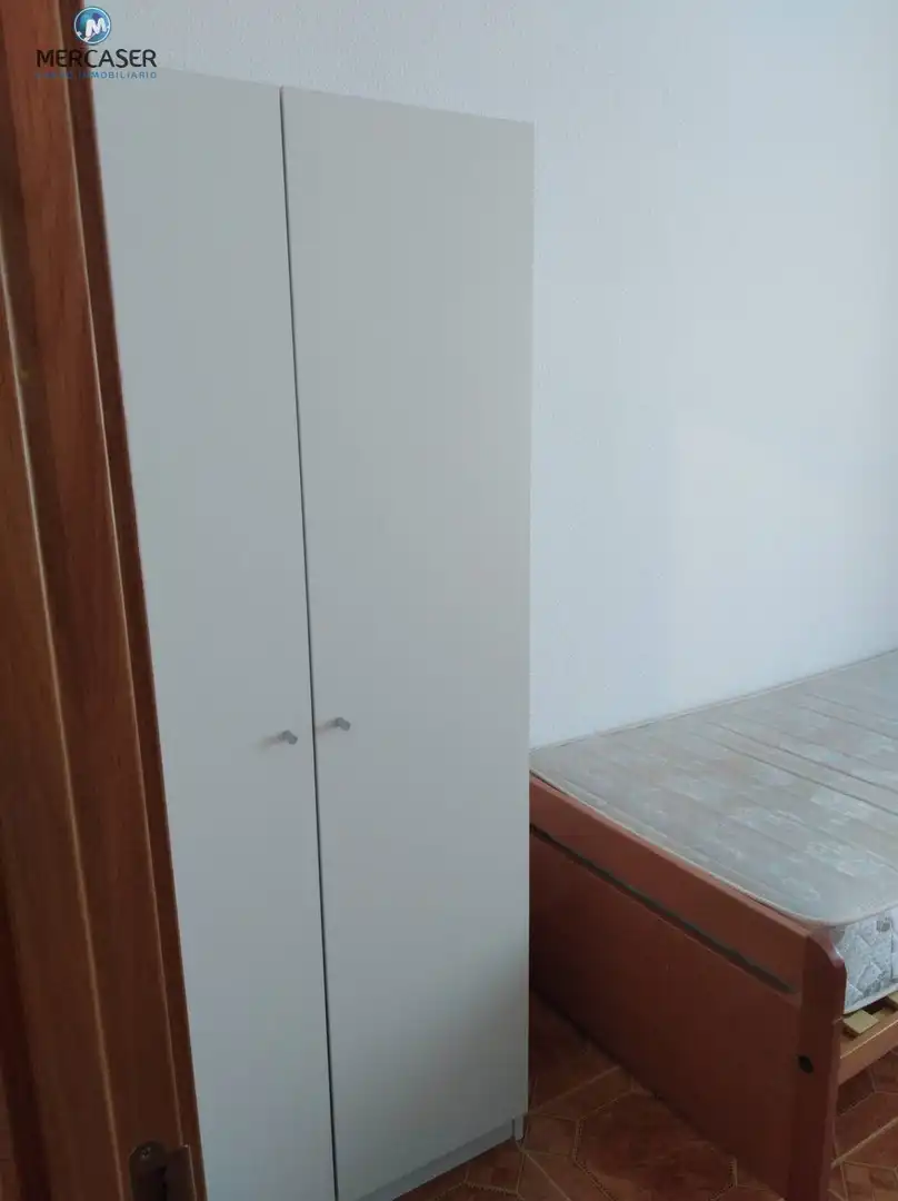 Dormitori de Pis de lloguer en Alcalá de Henares amb Calefacció i Moblat