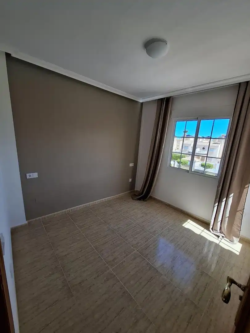 Casa aparellada amb terrassa en venda a Calle Calle Cabo de Gata, imagen 10