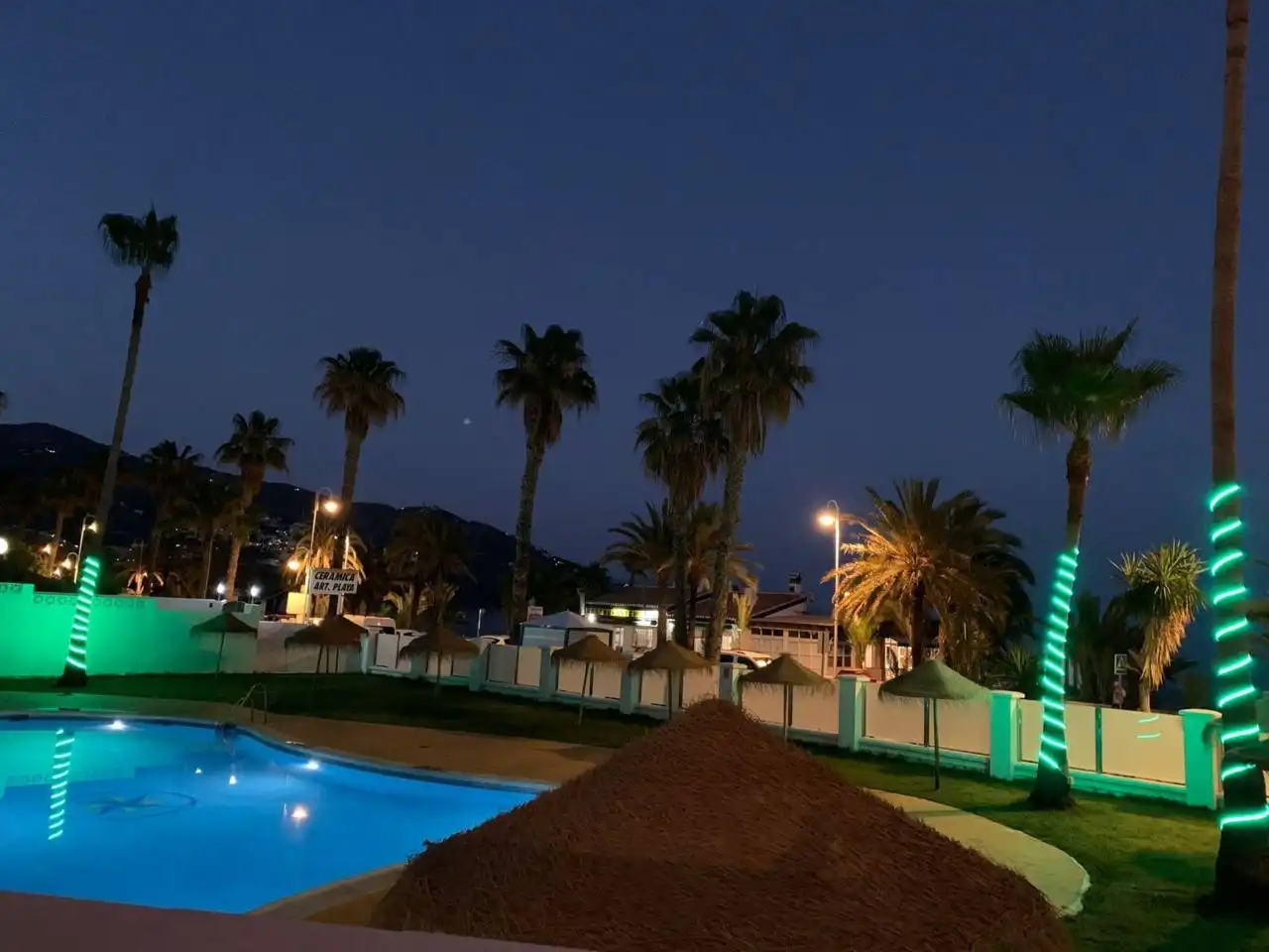 Vista exterior de Apartament en venda en Almuñécar amb Alarma