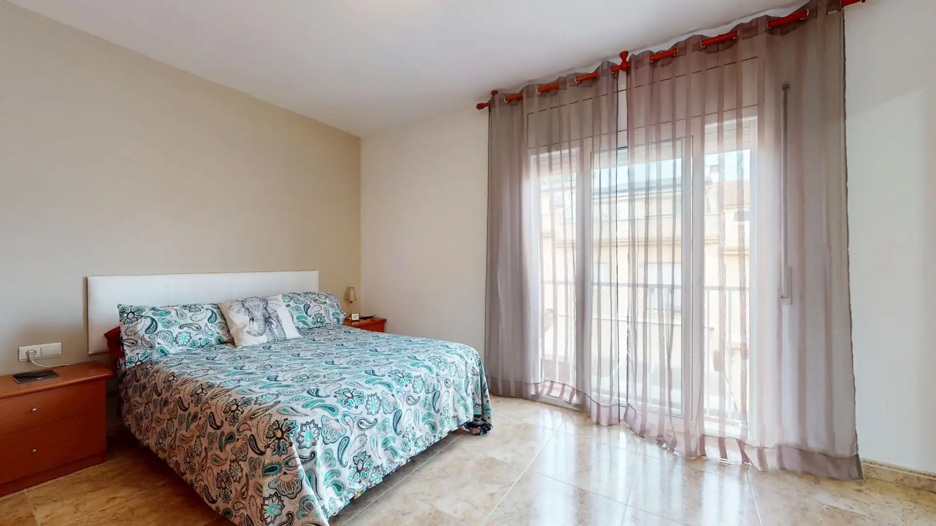 Habitación de Casa adosada en venta en Vilanova i la Geltrú con Calefacción y Terraza