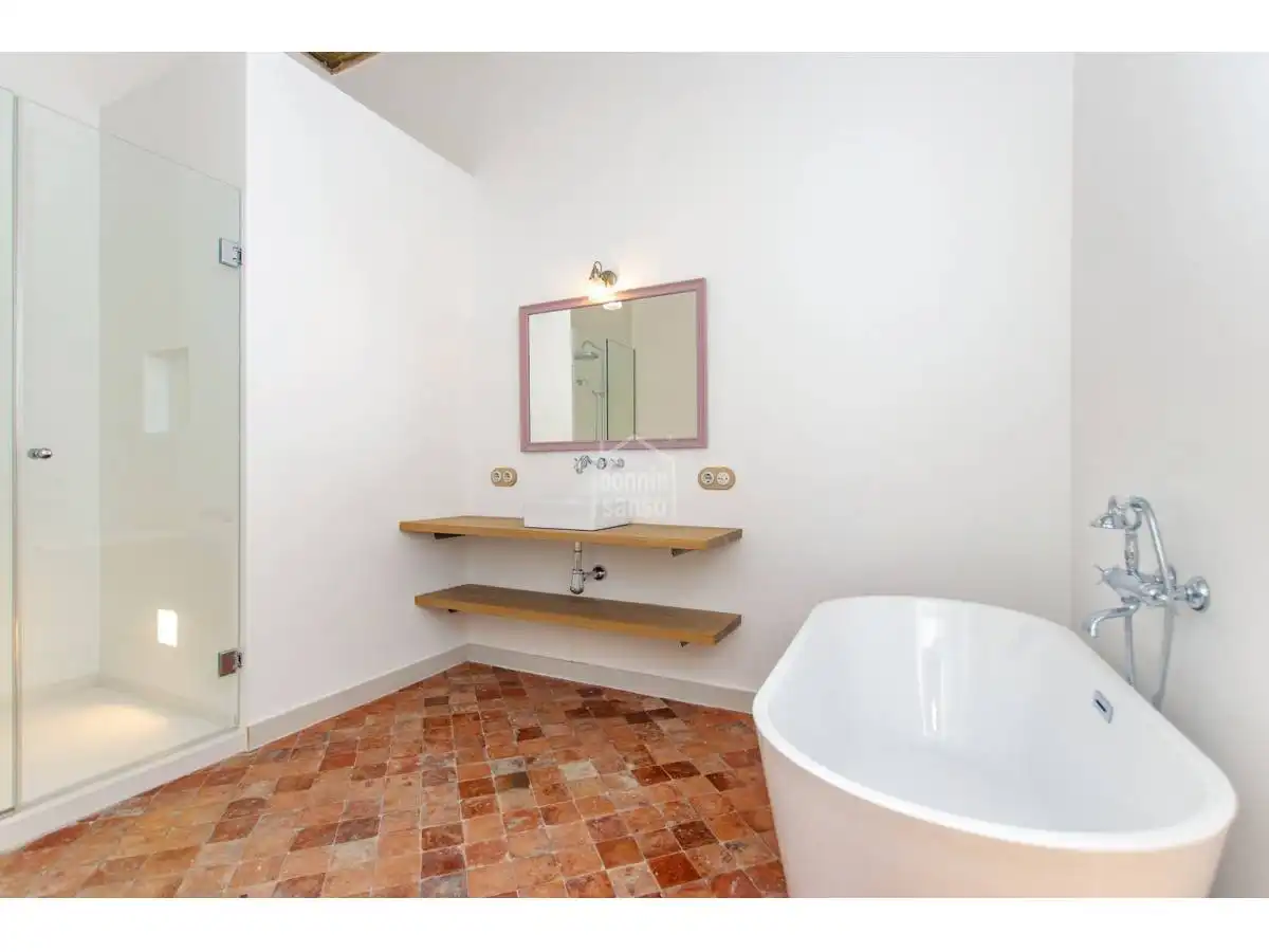Bany de Casa o xalet en venda en Maó - Mahón amb Calefacció, Terrassa i Moblat