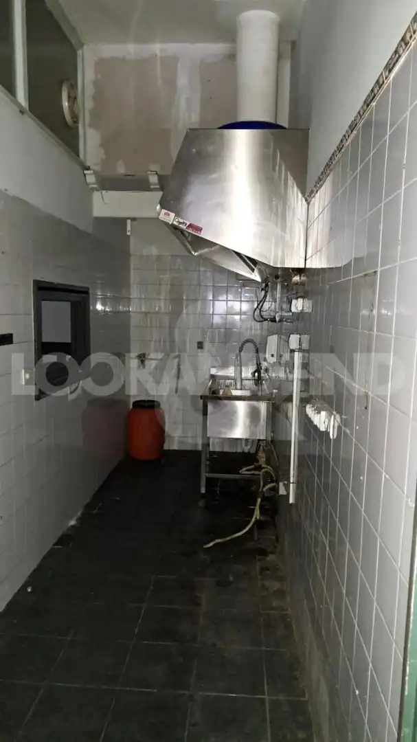 Local comercial en venda a Calle PEREZ GALDOS, imagen 4