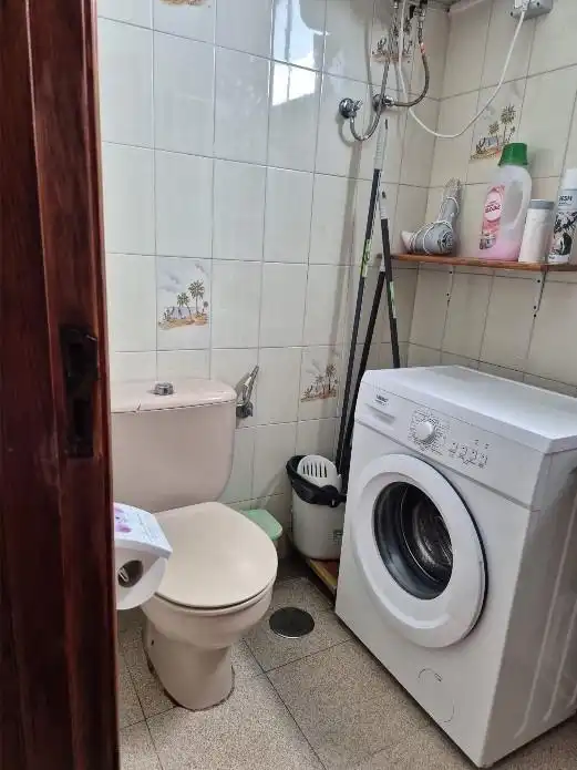 Badezimmer von Wohnungen zur Miete in Arico