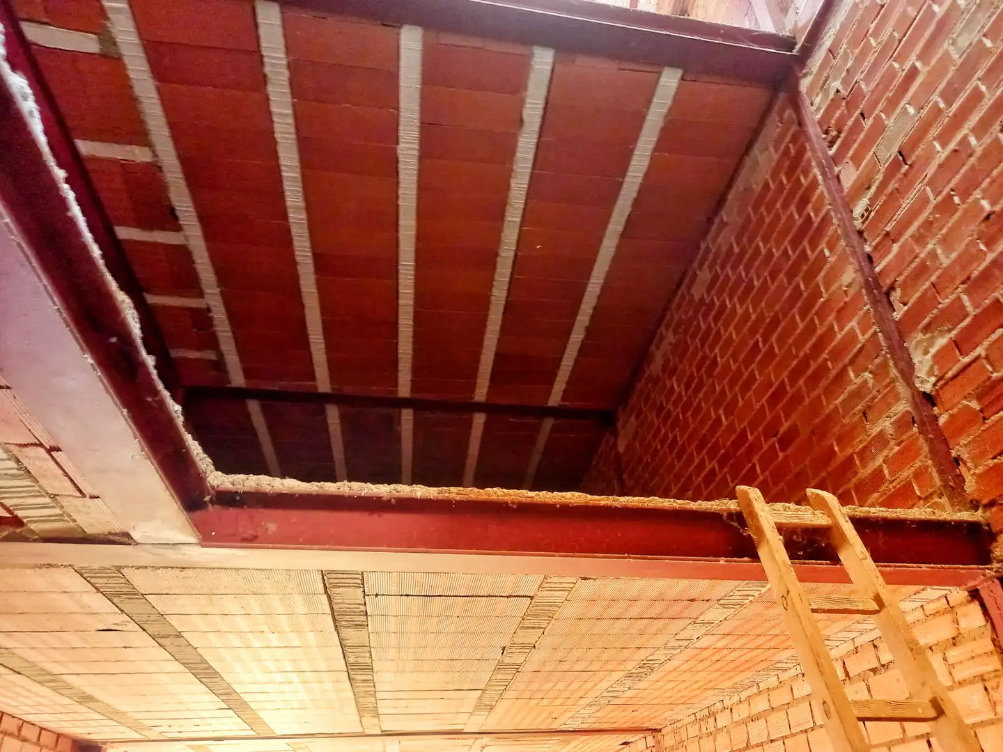 Casa adosada en venta en Calle Olmo, 8, Ayllón