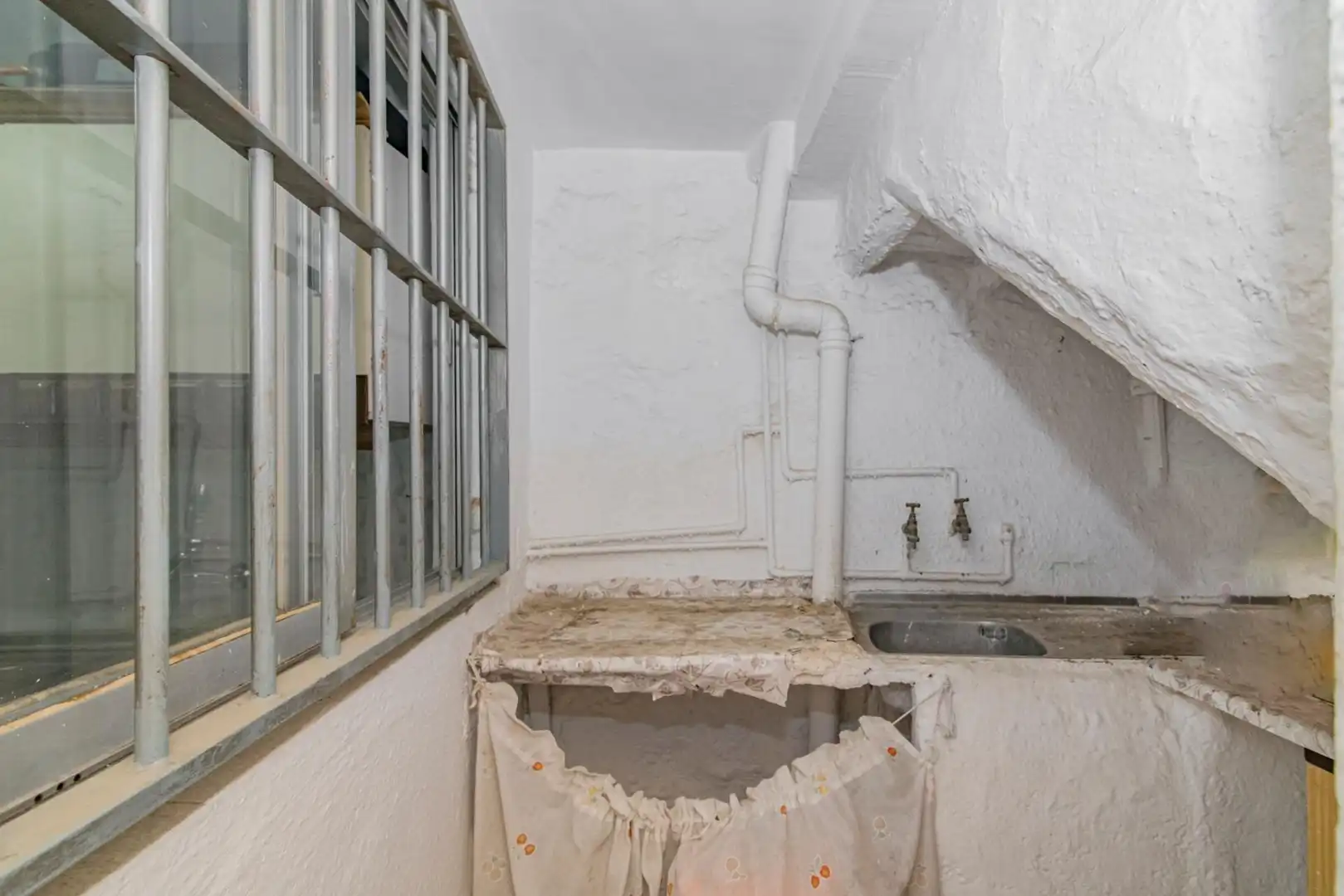 Casa adosada en venta en Pinos Puente con Terraza, Trastero y Balcón