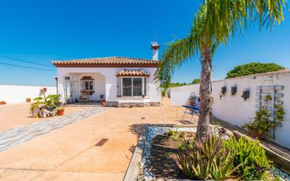 Exterior view of House or chalet for sale in Chiclana de la Frontera  with Private garden, Terrace and Storage room