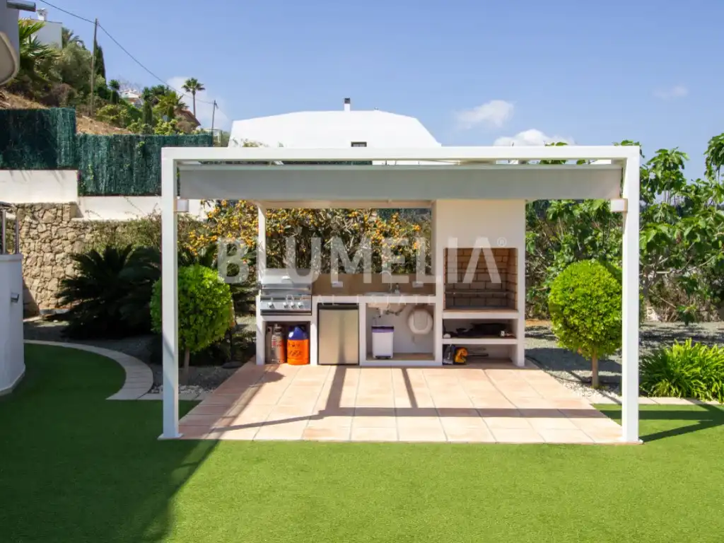 Vista exterior de Casa o xalet en venda en Jávea / Xàbia amb Aire condicionat, Calefacció i Jardí privat