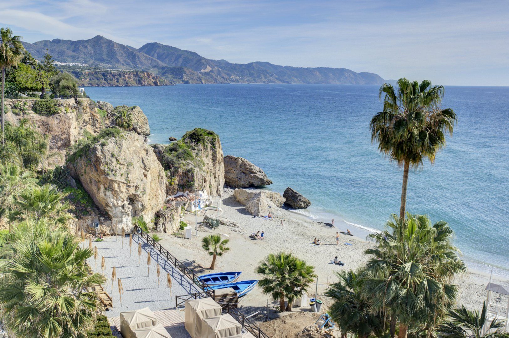 Außenansicht von Einfamilien-Reihenhaus zum Verkauf in Nerja mit Klimaanlage und Terrasse