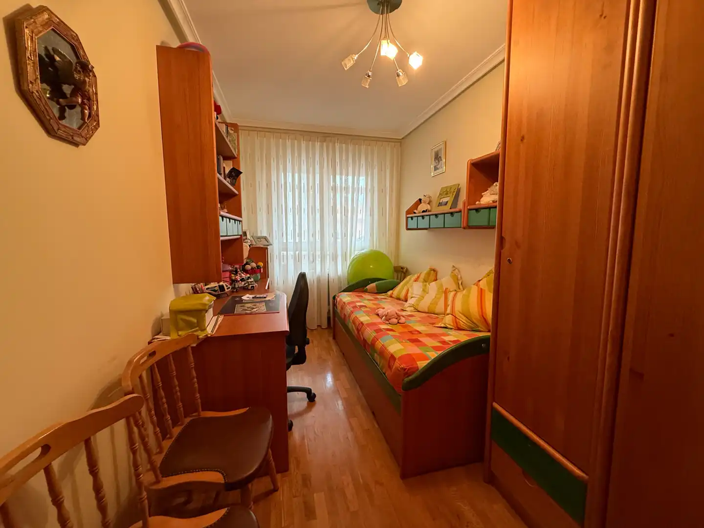 Dormitori de Pis en venda en León Capital  amb Calefacció, Parquet i Terrassa