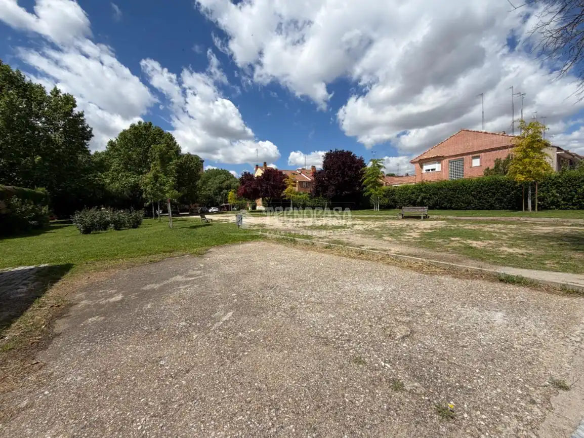 Wohnung zum Verkauf in Alcalá de Henares mit Klimaanlage, Heizung und Parkett
