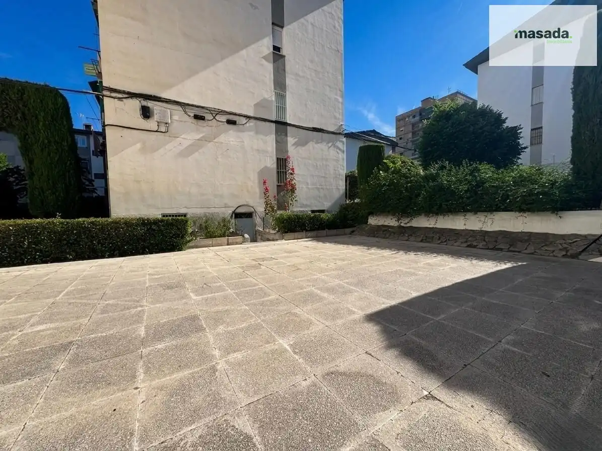 Exterior view of Flat for sale in Granada  with Air Conditioner, Storage room and Balcony