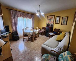 Living room of Flat for sale in Las Navas del Marqués   with Heating and Storage room