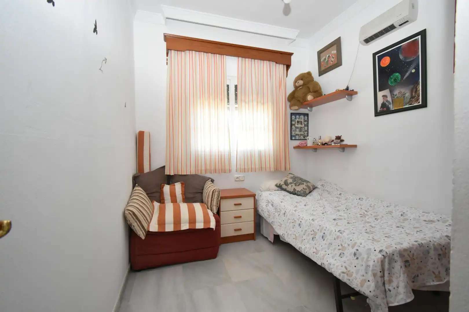 Bedroom of Houses for sale in Chiclana de la Frontera  with Air Conditioner, Heating and Private garden