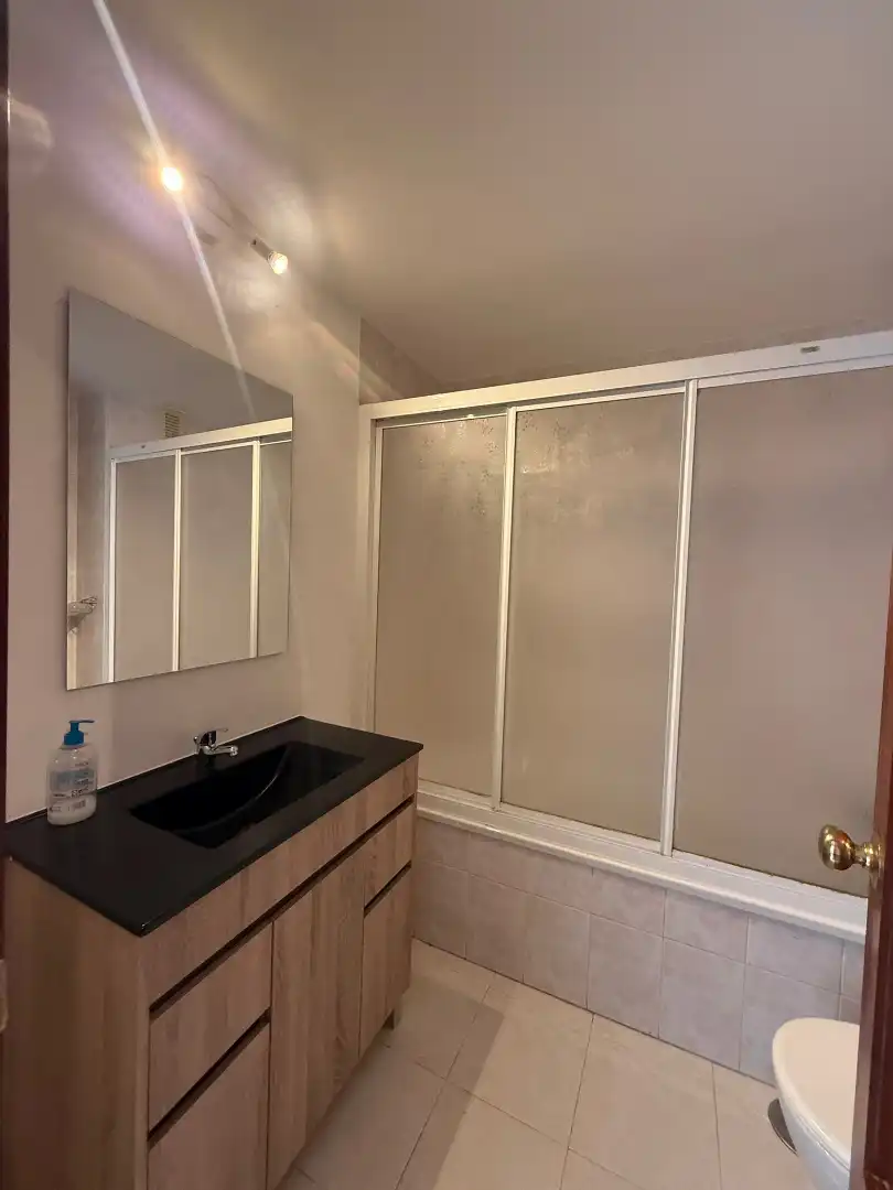 Bathroom of Flat for share in Málaga  with Furnished, Oven and Washing machine