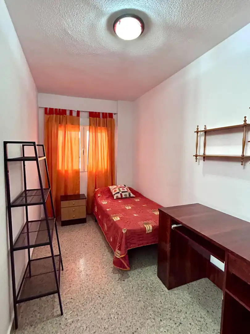 Schlafzimmer von Wohnung zur Miete in Granada mit Terrasse und Möbliert