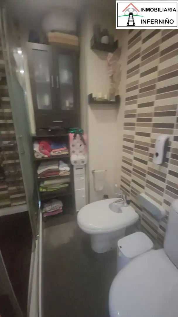 Bathroom of Flat for sale in Ferrol