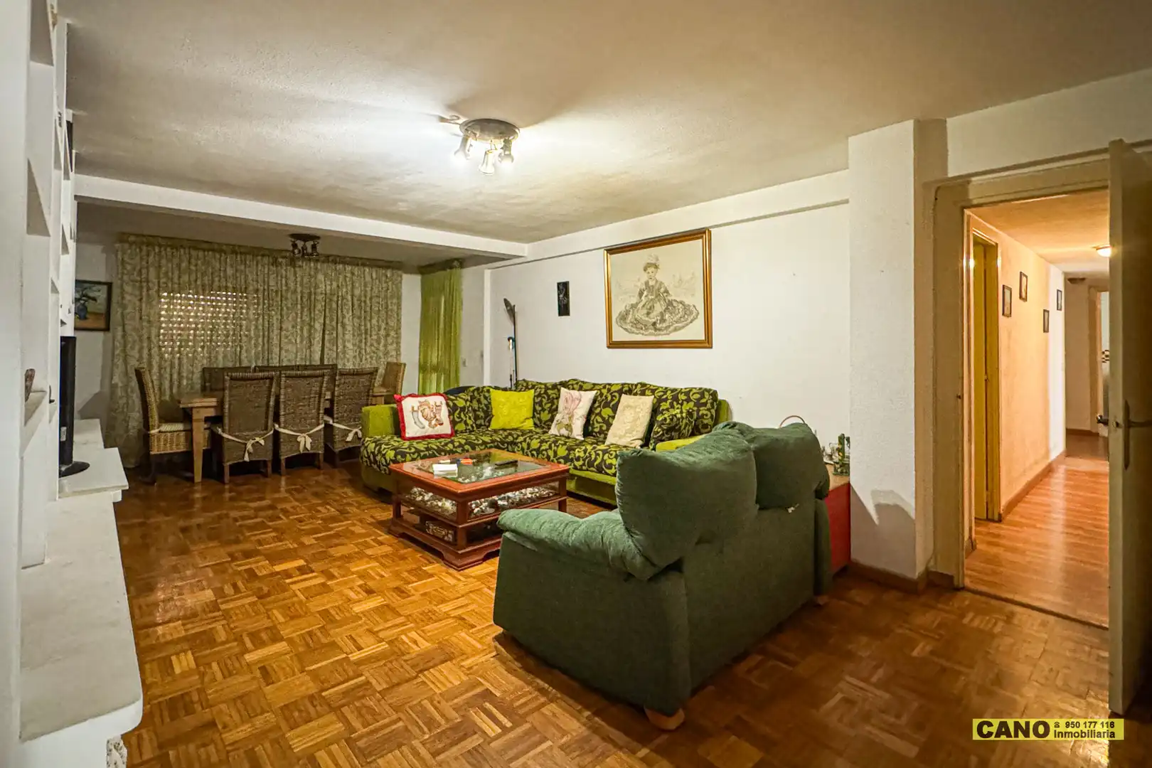 Sala d'estar de Pis en venda en Almería amb Terrassa