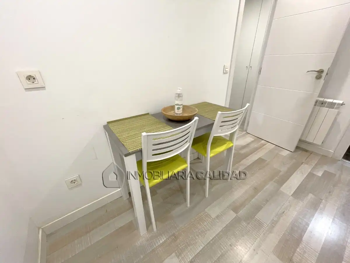 Terraza de Piso de alquiler en Burgos con Calefacción y Amueblado