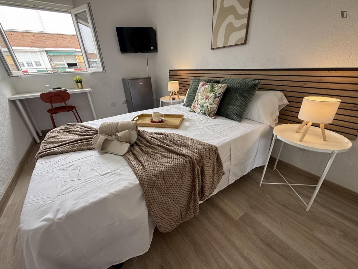 Habitación de Apartamento para compartir en Alcorcón con Amueblado, Lavadora y Microondas