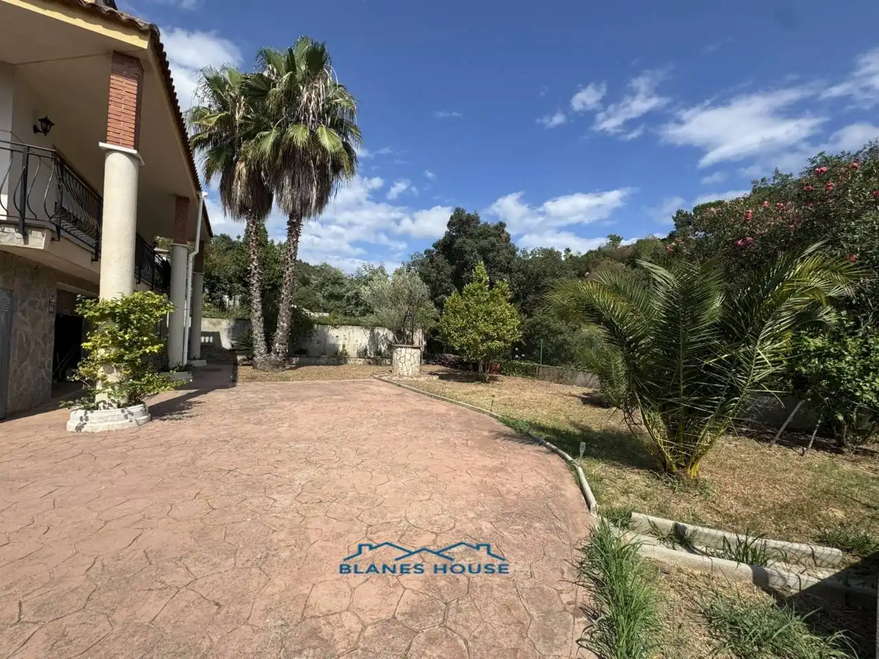 Vista exterior de Casa o xalet en venda en Lloret de Mar amb Calefacció, Jardí privat i Terrassa