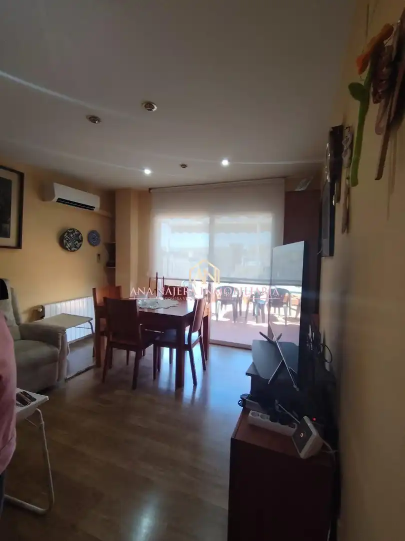 Esszimmer von Dachboden zum Verkauf in La Pobla de Vallbona mit Heizung und Abstellraum