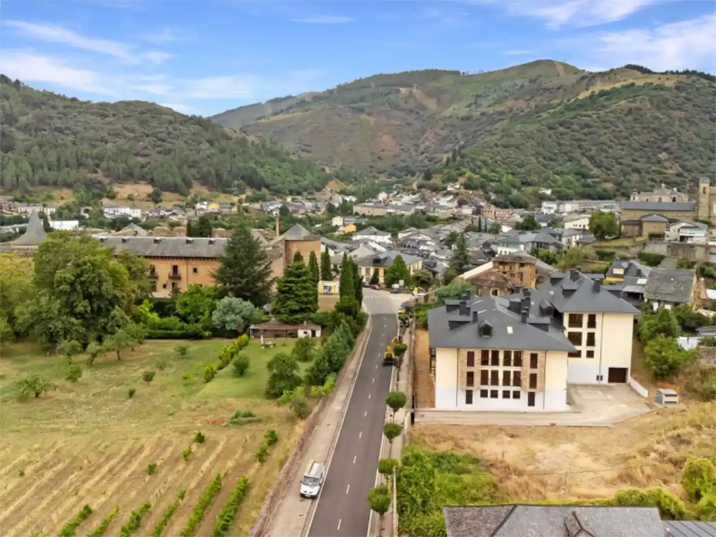 Vista exterior de Piso en venta en Villafranca del Bierzo, León