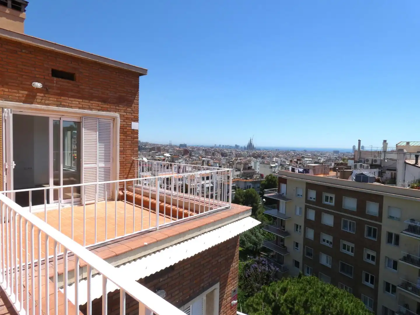 Terrasse von Dachboden zur Miete in Barcelona mit Parkett