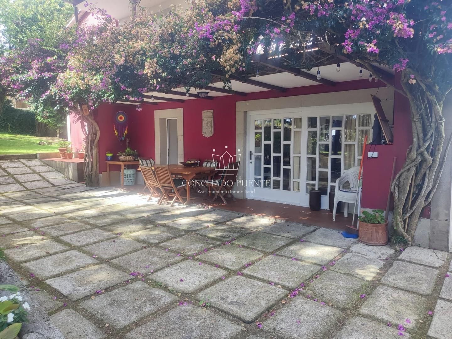 House or chalet for sale in Outeiro, Bergondo