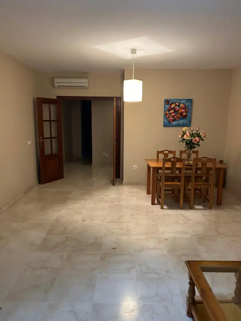 Esszimmer von Wohnung zur Miete in Dos Hermanas mit Klimaanlage und Möbliert