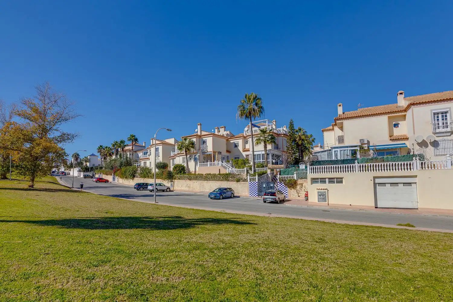 Vista exterior de Estudi en venda en Torrevieja amb Aire condicionat, Terrassa i Traster