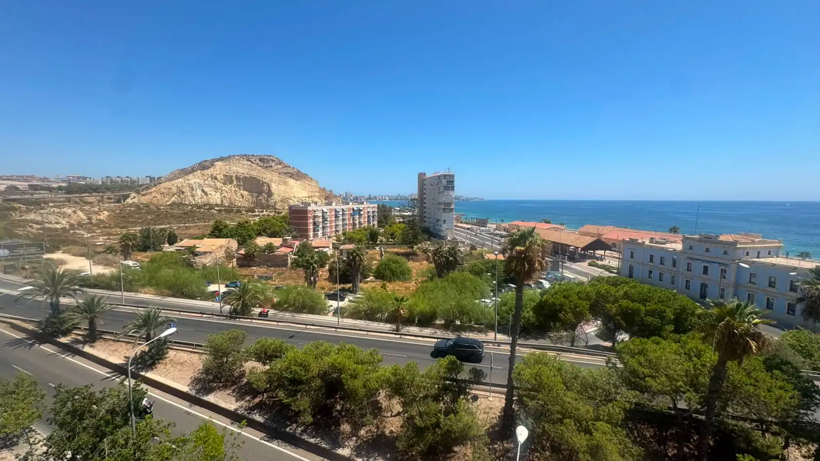 Vista exterior de Pis en venda en Alicante / Alacant amb Calefacció i Terrassa