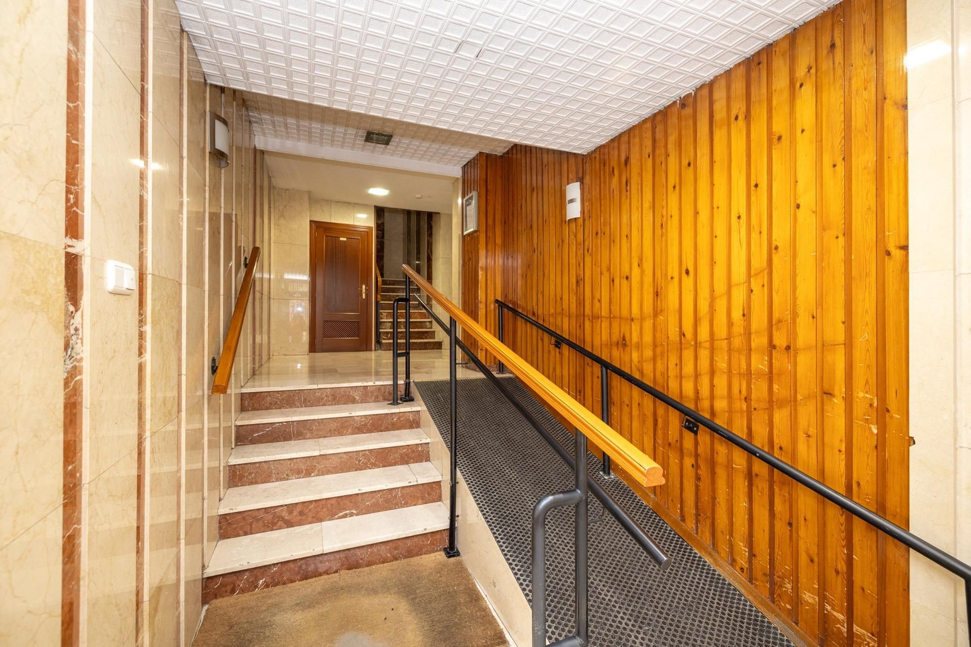 Pis en venda en  Granada Capital amb Calefacció, Terrassa i Balcó