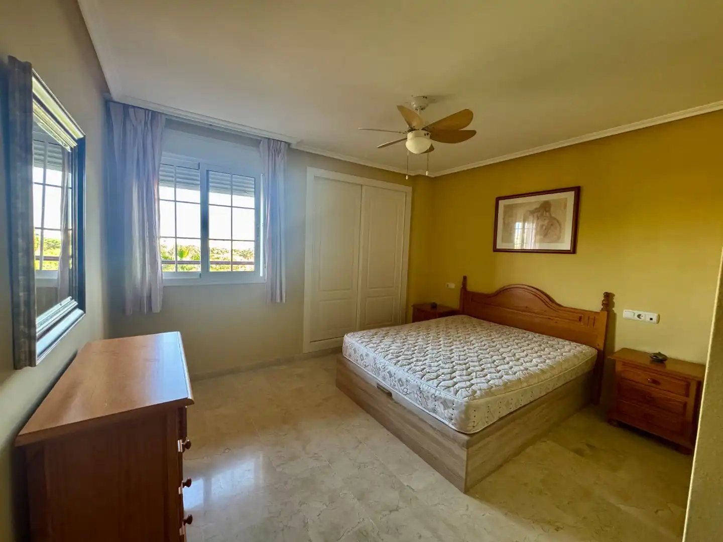 Schlafzimmer von Wohnung zum Verkauf in Roquetas de Mar mit Klimaanlage, Terrasse und Schwimmbad