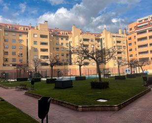 Vista exterior de Apartament de lloguer en Alcalá de Henares amb Aire condicionat, Moblat i Piscina comunitària