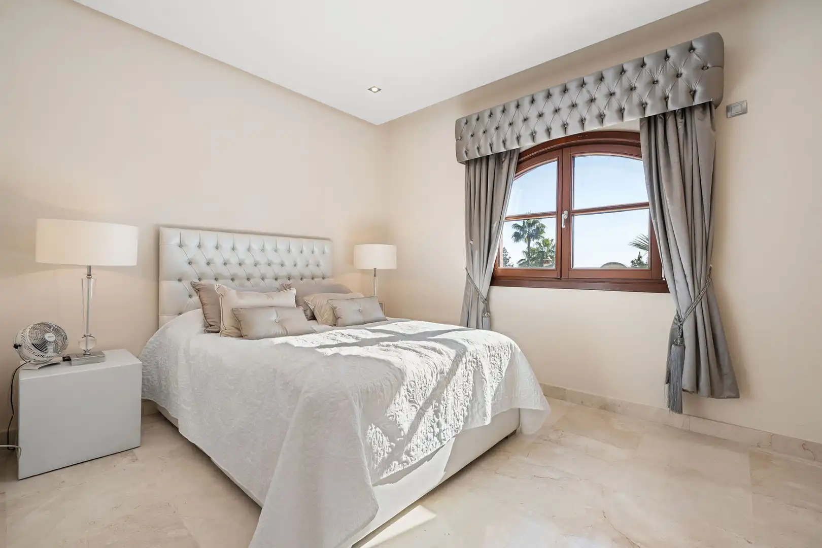 Casa con piscina en venta en Milla de Oro, imagen 13